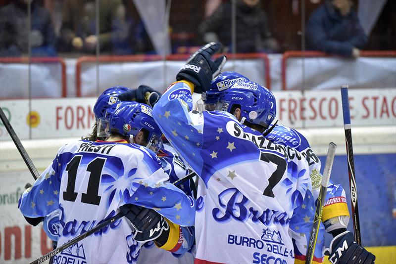 Rivivi le emozioni di Brazzale Asiago Hockey-Yertis con gli highlights del match. E oggi, dalle 17, tutti all'Odegar per il gran finale.
